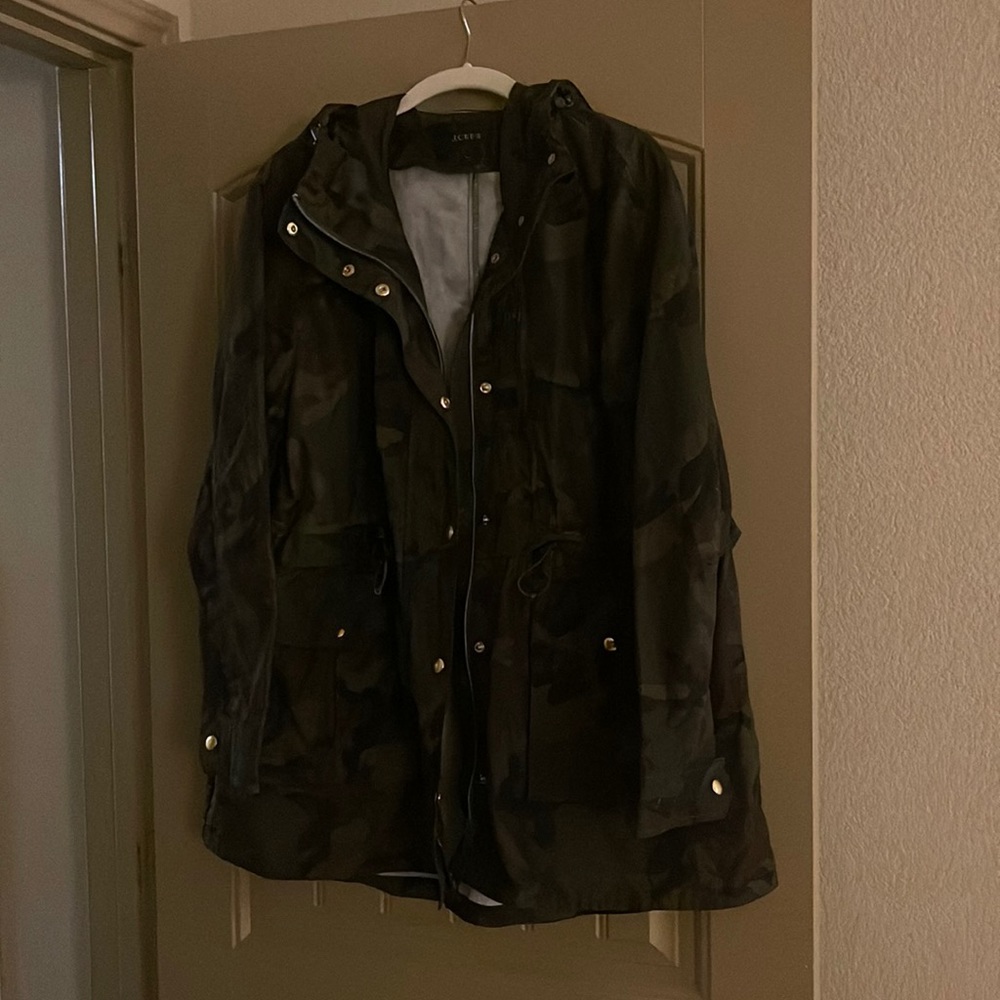 j.crew rain jacket. camo print. size XL